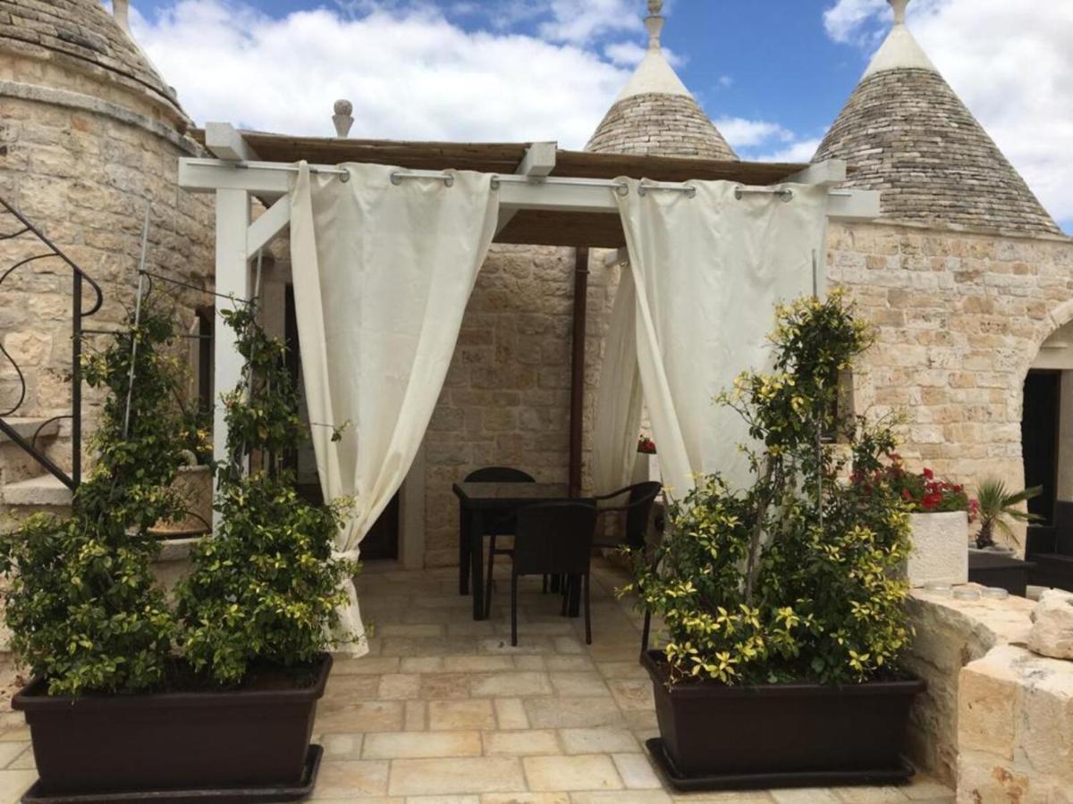 مبيت وإفطار لوكوروتوندو Trulli Isago المظهر الخارجي الصورة