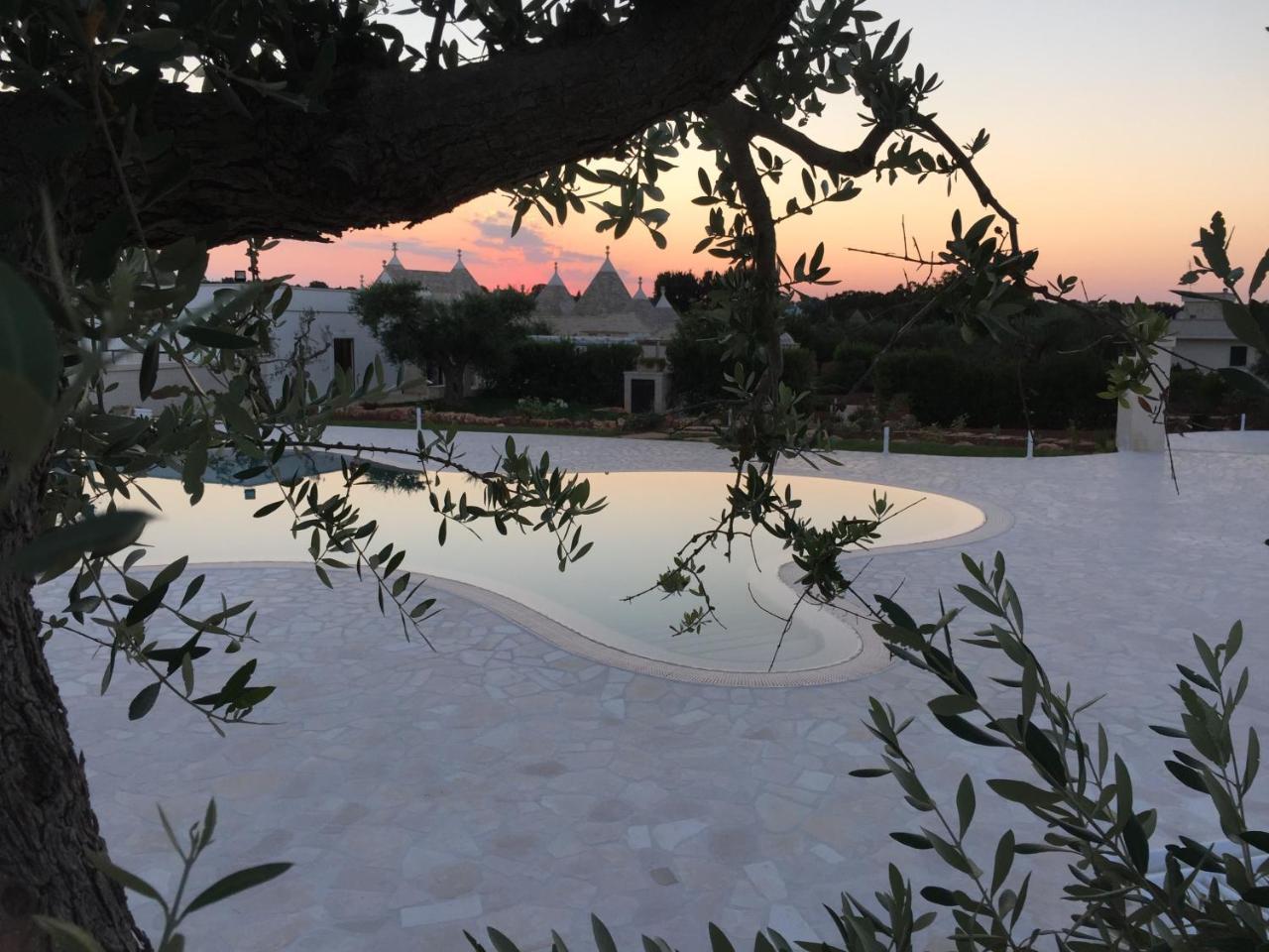 مبيت وإفطار لوكوروتوندو Trulli Isago المظهر الخارجي الصورة